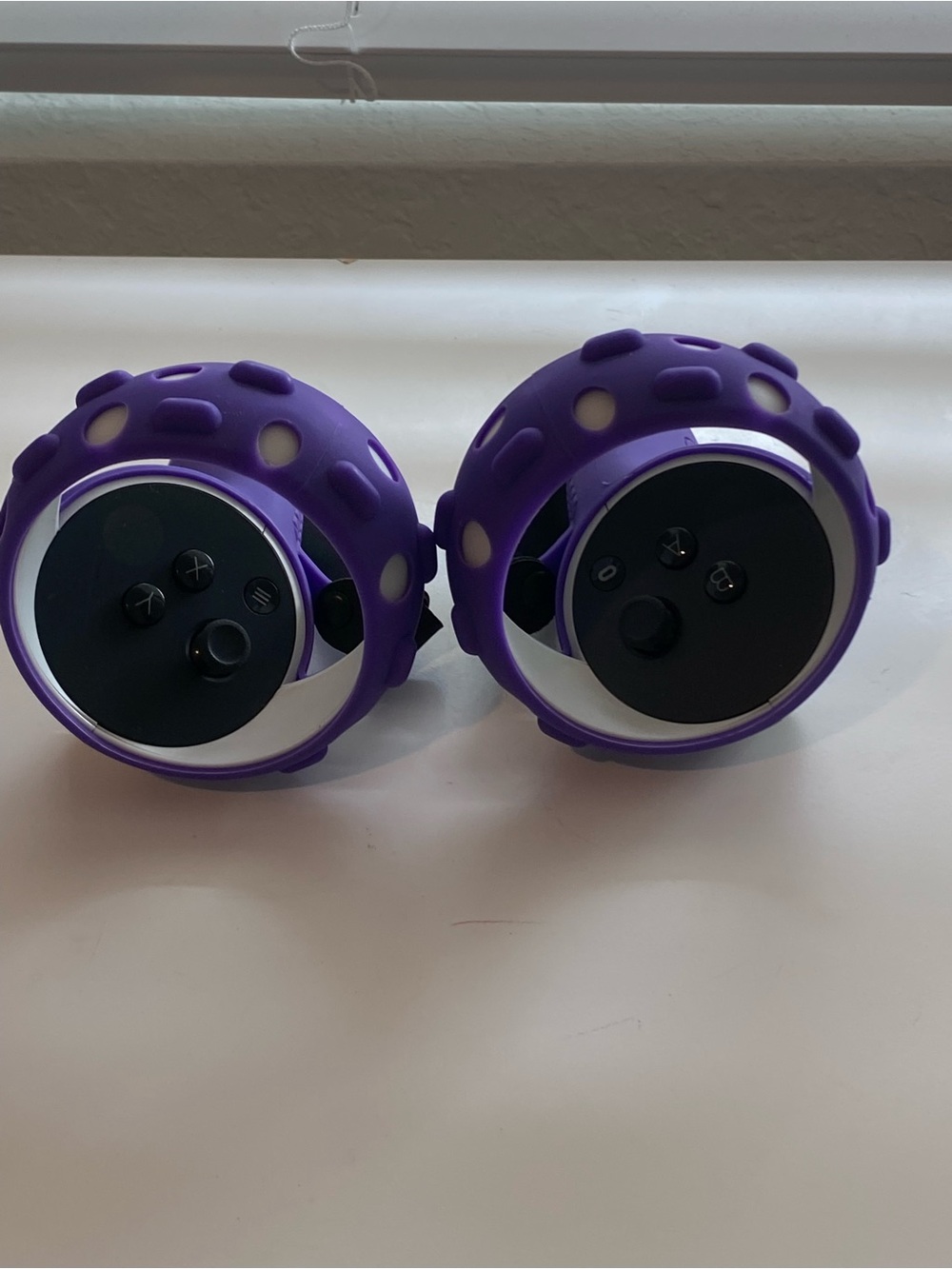 Oculus Quest 2 Left + Right - Picture 8 of 8